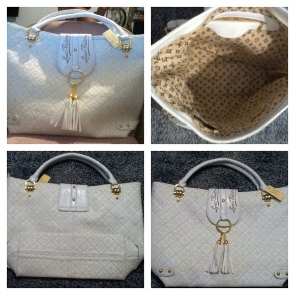 RESERVED @fozzz LV bag