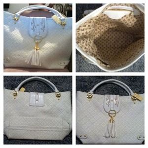 RESERVED @fozzz LV bag