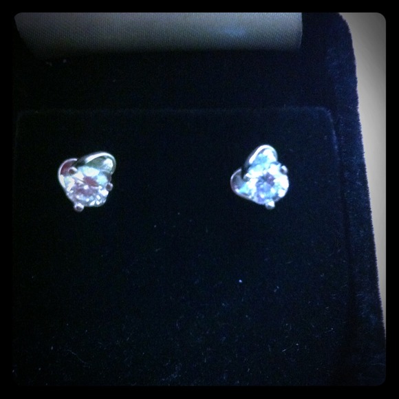 18k white gold earring REDUCED