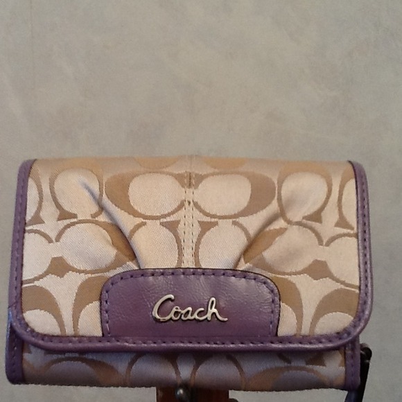 🌀REDUCED🌀 Coach Clutch Wallet