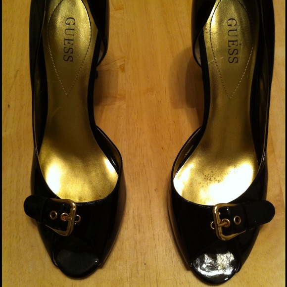 💥REDUCED💥Guess Patent Leather Peep-Toe. Size 9