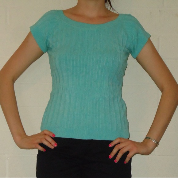 ⭐⭐REDUCED!!⭐⭐ Mint Green Short Sleeve Sweater