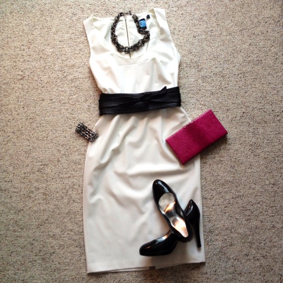 🙆You missed out!  I'm sold!👋 Classic white shift