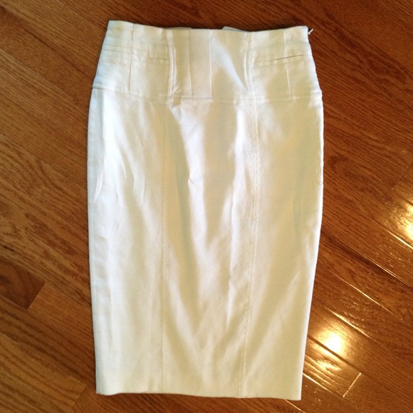 SOLD💜💜NWOT ☀Bebe High-waisted Skirt