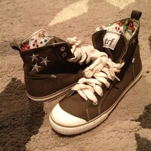 Zara Shoes - NWT Zara Sneakers Zara Shoes - NWT Zara Sneakers