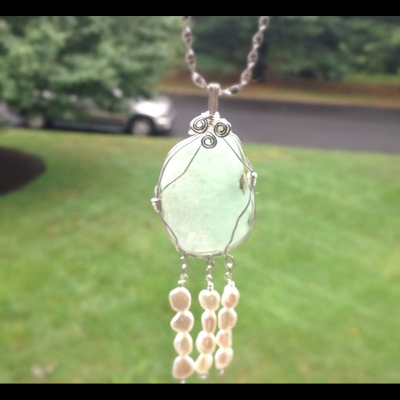 Prehnite and pearl In sterling
