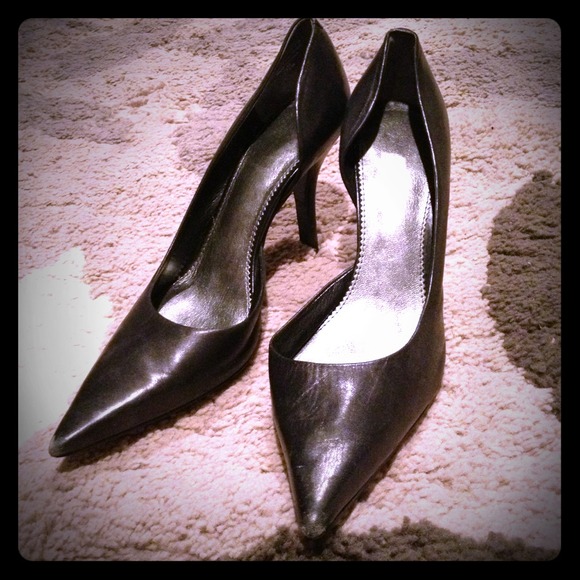 **SOLD**Black Leather Nine West Heels