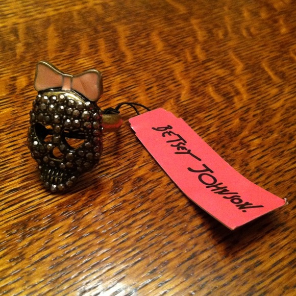 Betsey Johnson Pink Bow Black Crystal Skull Ring 7