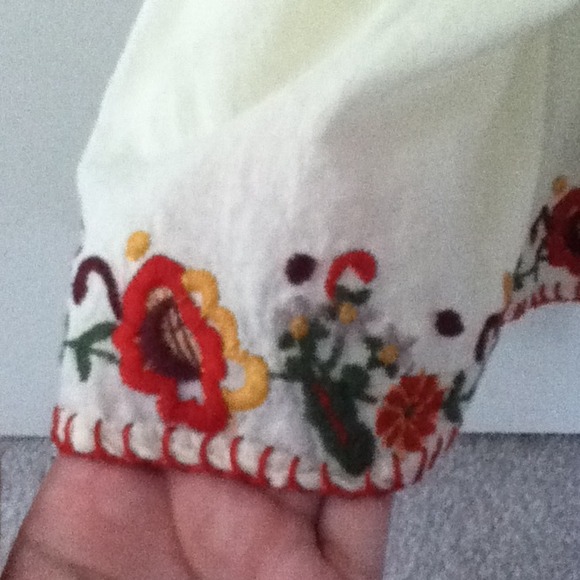 Cream , red, purple, and green top! - Picture 3 of 3