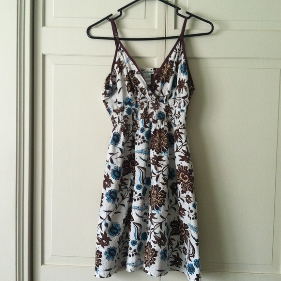 Light and flirty sundress....