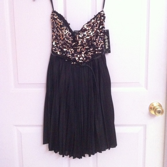 🔥🔥🔥SOLD🔥🔥🔥Fun Flirty Party dress! - Picture 1 of 2