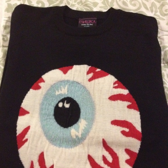 Sweater - Picture 2 of 2