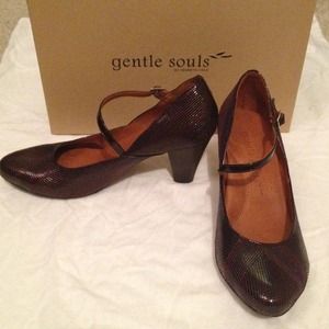 Gentle souls by Kenneth cole Mary janes.