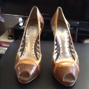BCBG Girls heel