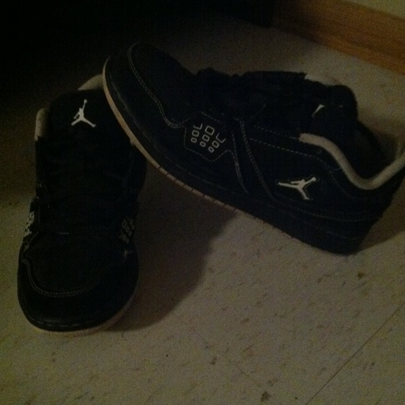 👣Black and white Jordan's