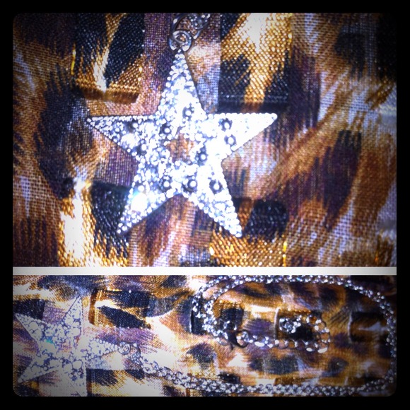 2 Cute Silver star necklaces