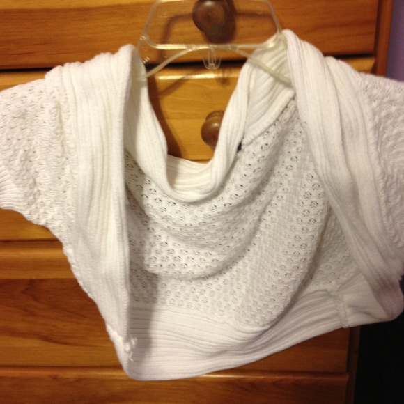 Adorable white knit coverup
