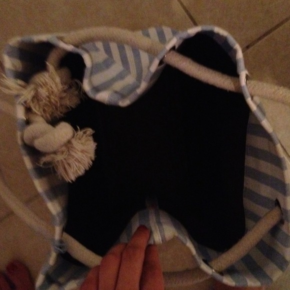Italian Bucket Tote. Rope straps, unique shape! - Picture 3 of 4
