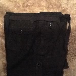 SOLD*****Black Linen Shorts w/ tie belt says 8