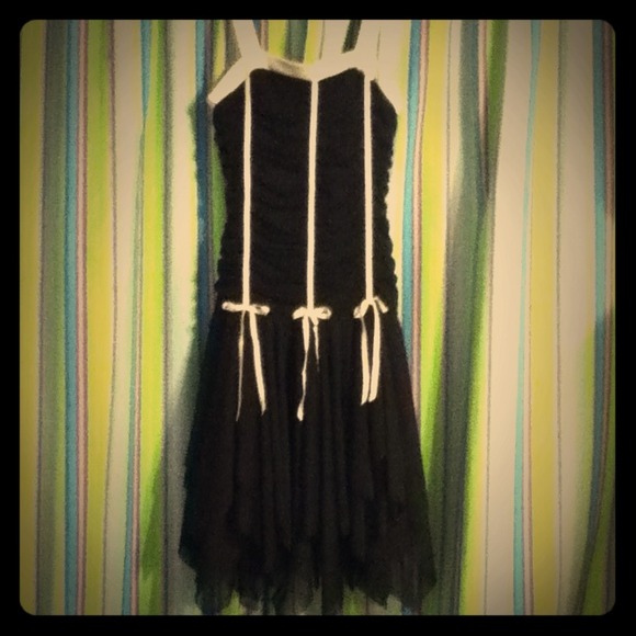 Black/white dress - Picture 1 of 2