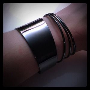 Metal cuff