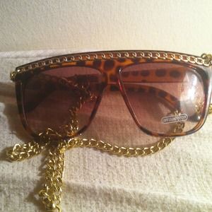 Cheetah print sunglasses