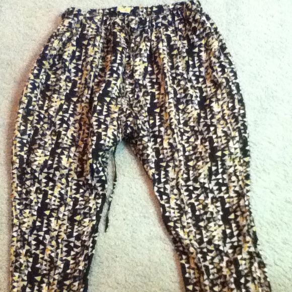 🔴SOLD🔴 Geometric pants and earrings