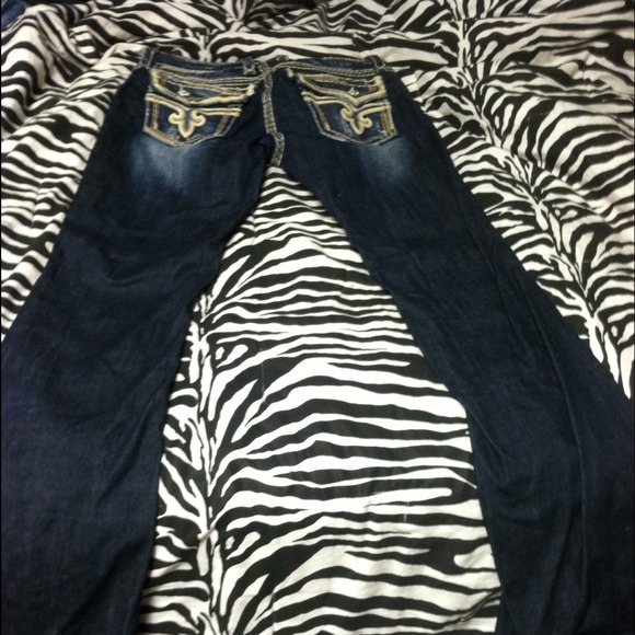 Rock Revival Jeans - Picture 2 of 4