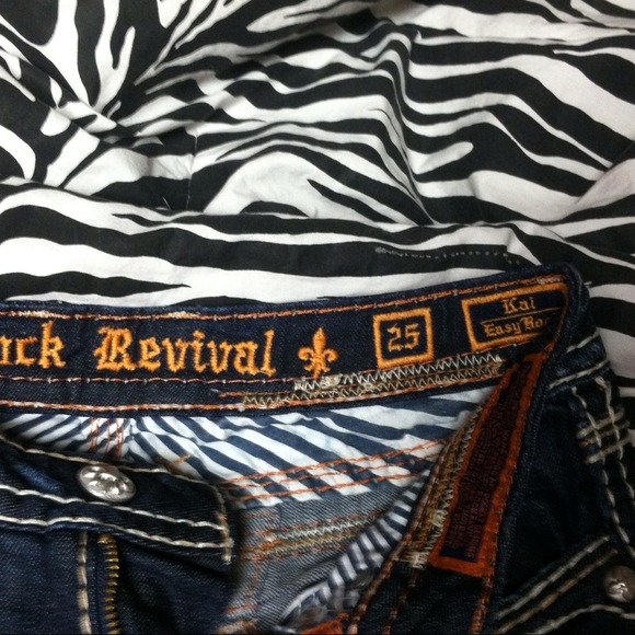 Rock Revival Jeans - Picture 4 of 4