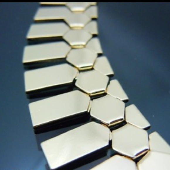 SOLD!! Geometric Necklace - Picture 4 of 4