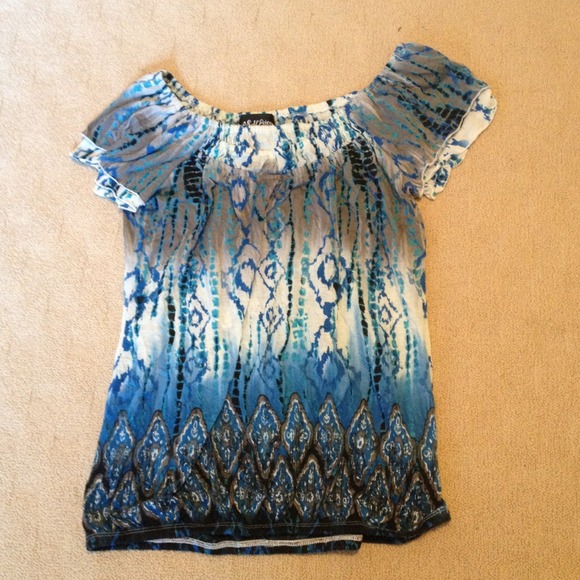 Cute patterned top