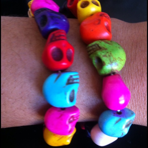 Arm candy skulls