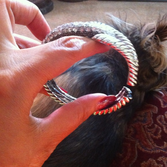 Beautiful Knot Bangles - Picture 3 of 4