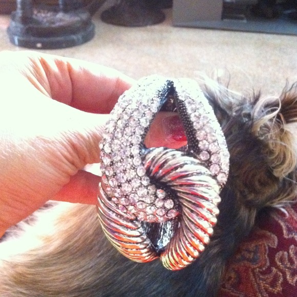 Beautiful Knot Bangles - Picture 4 of 4