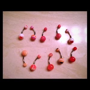 🆒 Bundle of 42 belly rings!!