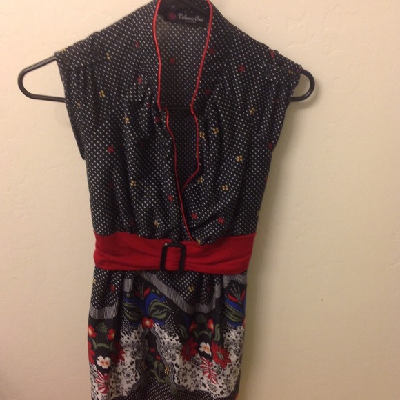 NWOT blk polka dot top