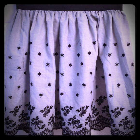 NWT Black/Grey Pleated Mini