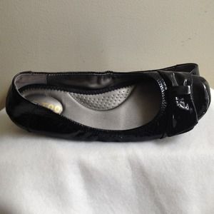 Linger Leather Flats