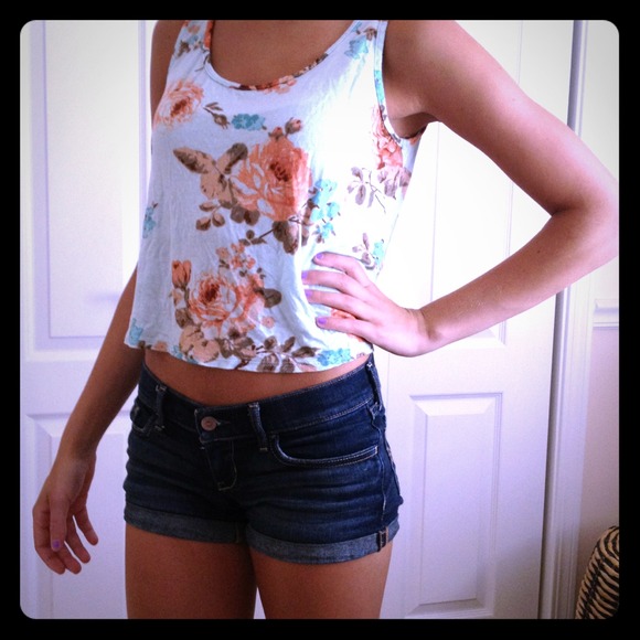 🎀REDUCED🎀Hi Low Floral Crop top