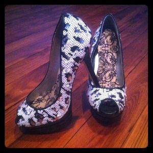 💢reserved for @trendyhil💢