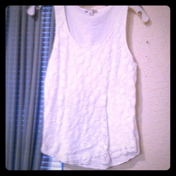 BANANA REPUBLIC lace shell top. Worn once.