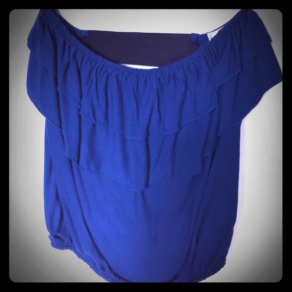 Blue strapless blouse