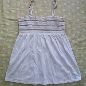 ❌ TRADED ❌White tank from American Eagle
