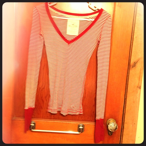 Hollister long sleeve red v-neck:)