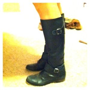 Real leather Aldo Ackah boot! Fit like size 9!!