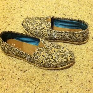 Adorable Toms from Spring collection of this year!