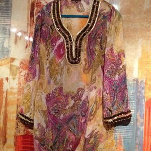 SOLD💐💐💐Adrienne Vittadini Embellished Tunic