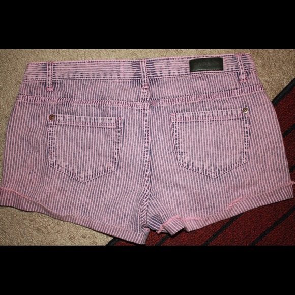 Pink and black stripe shorts - Picture 2 of 2
