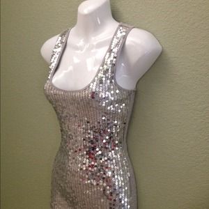 SOLD!!!!!Silver tank top & blk vest.
