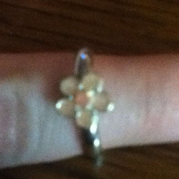 Flower ring - Picture 3 of 3